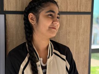 camslut fingering wet pussy YukoKlapper